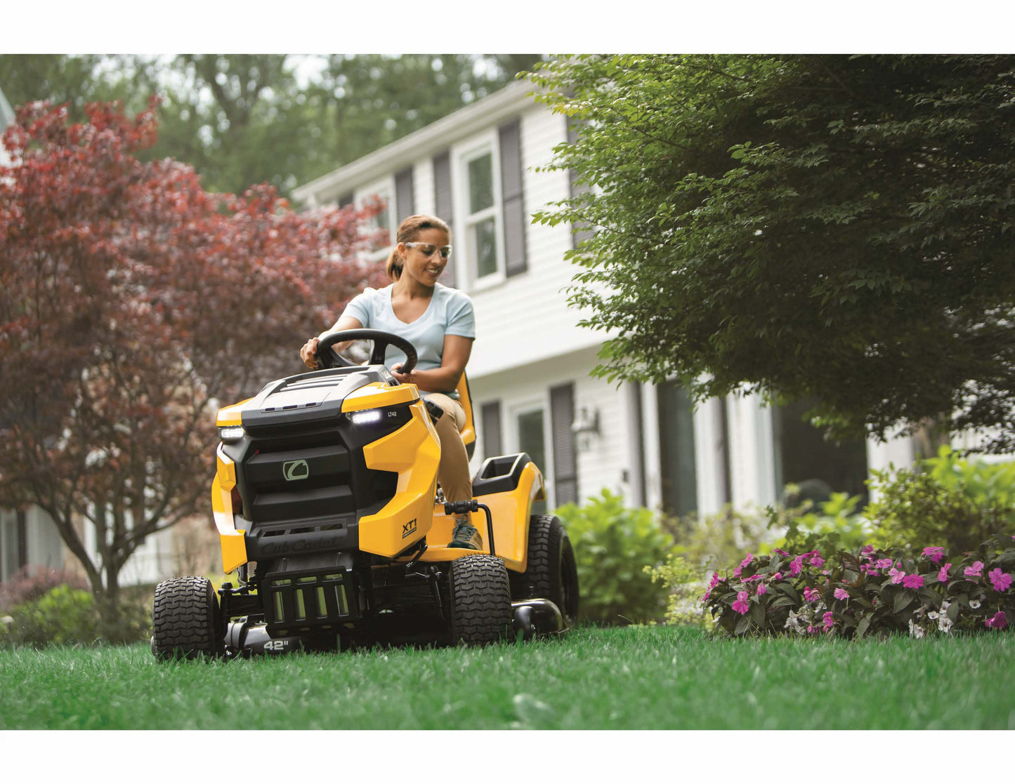 CUB CADET XT1 LT42 IntelliPOWER 42" RESIDENTIAL RIDING MOWER (13A6A9TSA10)