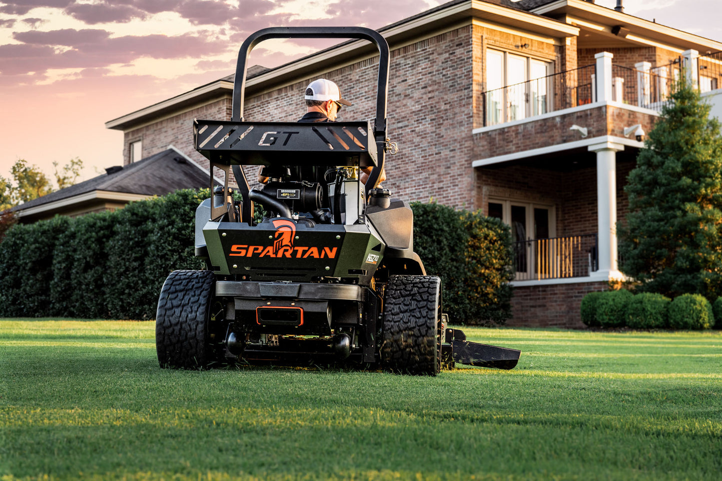 Spartan KGZ-XD 61" COMMERCIAL ZERO-TURN MOWER W/ Vanguard (40 HP EFI) (SKXD161994VO)