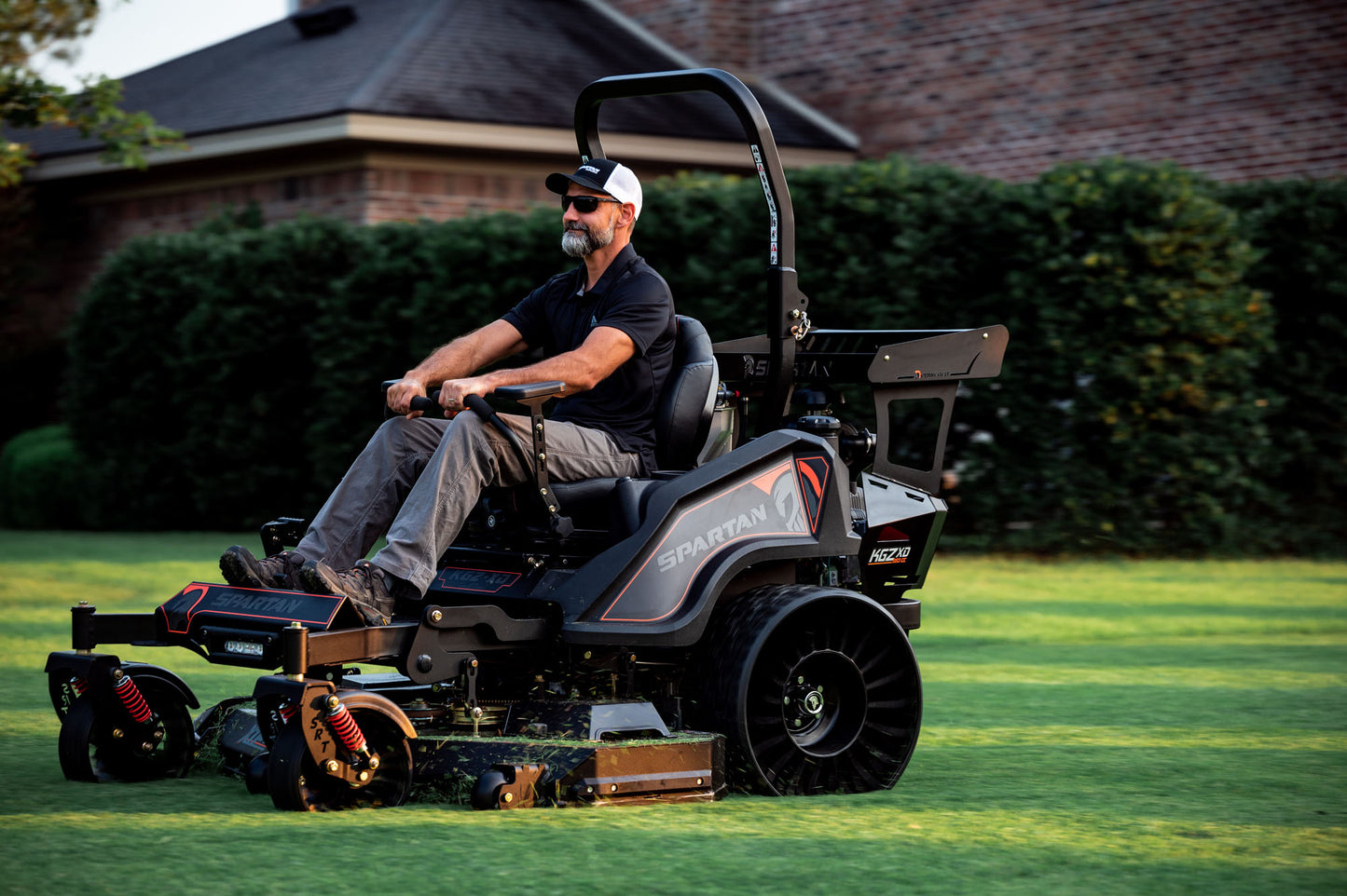 Spartan KGZ-XD 61" COMMERCIAL ZERO-TURN MOWER W/ Vanguard (40 HP EFI) (SKXD161994VO)