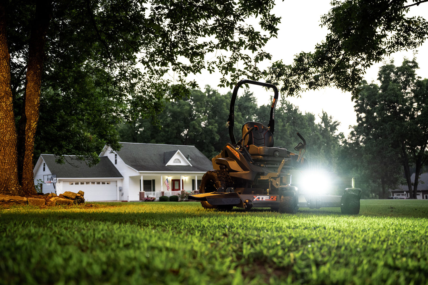 Spartan SRT-XD 61" COMMERCIAL ZERO-TURN MOWER W/ Vanguard (37 HP EFI) (SSXD161993VE)