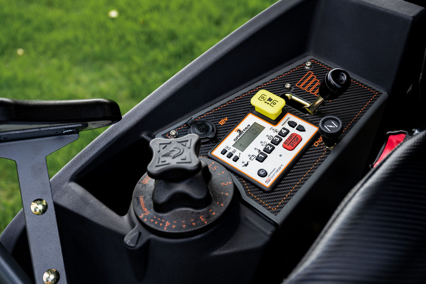 Spartan SRT-XDe 72" COMMERCIAL ZERO-TURN MOWER W/ Kawasaki (37 HP EFI) (SSXDE72993VE)