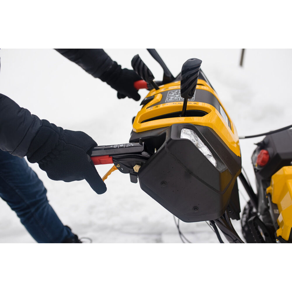 CUB CADET 2X® 30" IntelliPOWER® EFI SNOW BLOWER (31AH5GVO710)