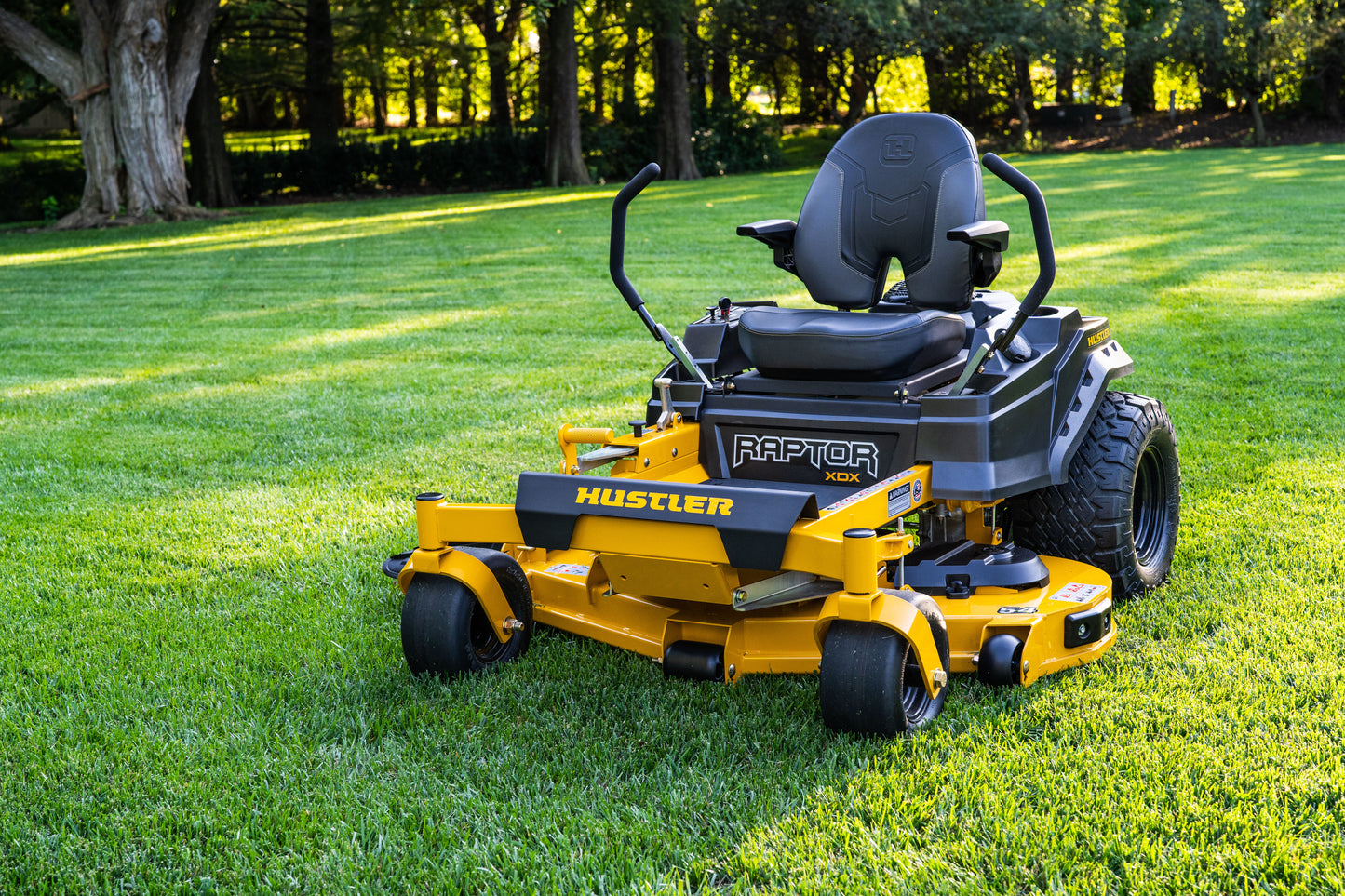 HUSTLER RAPTOR XDX 48" RESIDENTIAL ZERO-TURN MOWER W/ KAWASAKI FR651 (21.5HP)
