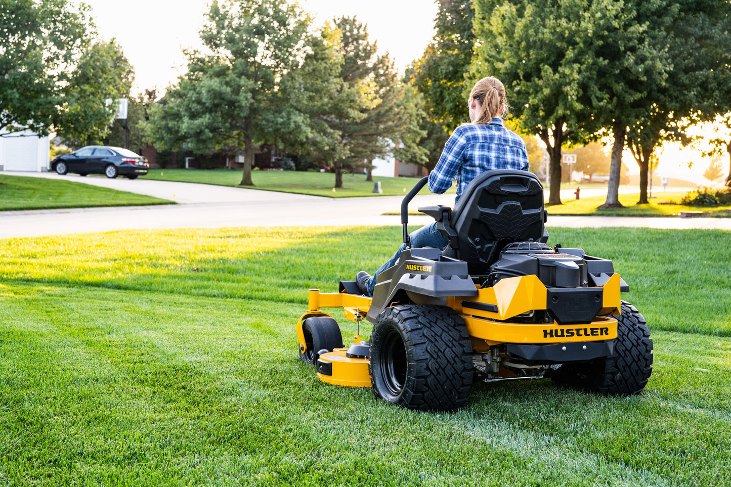 HUSTLER RAPTOR XD 48" RESIDENTIAL ZERO-TURN MOWER W/ KAWASAKI FR651 (21.5HP)