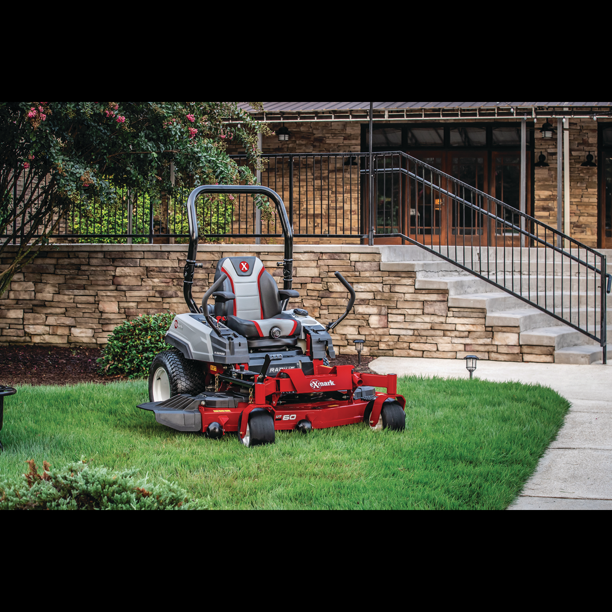 EXMARK RADIUS S 60" COMMERCIAL ZERO TURN, MOWER W/ KAWASAKI FX730V (23.5hp) (RZS730GKA603A3)