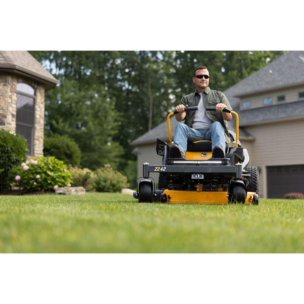 CUB CADET ULTIMA Z2 42 ZERO-TURN MOWER (17RIEAEE010)