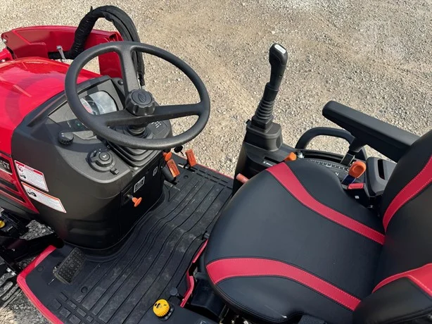 Mahindra 1126 4WD HST WITH LOADER